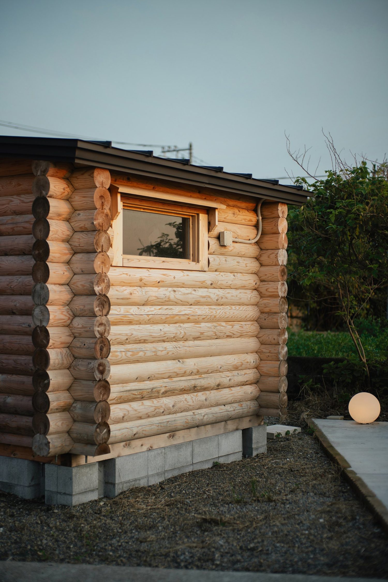 館山の貸切プライベートサウナ小屋と庭
