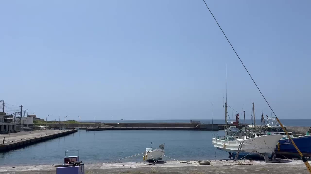 近くの漁港と漁船